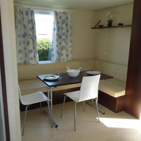Kemp Mobil-home Avec Terrasse A Pour 3 Pers. - Api-1-52-605 Notre-Dame-de-Monts