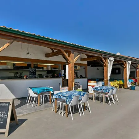 营地 Mobil-home Avec Terrasse A Pour 3 Pers. - Api-1-52-605 山地圣母村