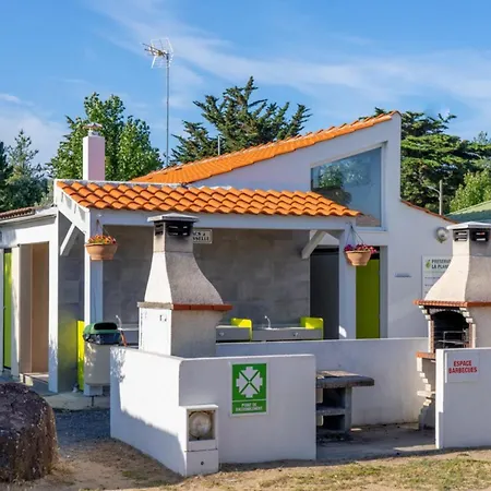 Kemping Mobil-home Avec Terrasse A Pour 3 Pers. - Api-1-52-605