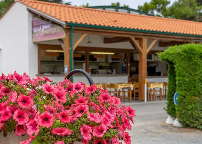 Mobil-home Avec Terrasse A Pour 3 Pers. - Api-1-52-605 营地