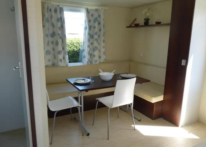 营地 Mobil-home Avec Terrasse A Pour 3 Pers. - Api-1-52-605 山地圣母村