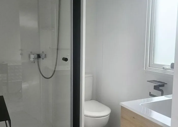 Mobil-home Avec Terrasse A Pour 3 Pers. - Api-1-52-605 *