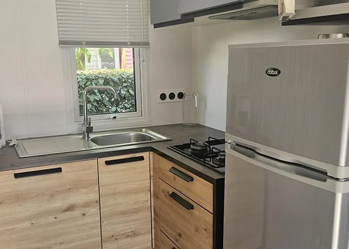 Mobil-home Avec Terrasse A Pour 3 Pers. - Api-1-52-605 营地